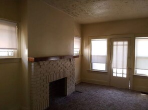 3706 E 131st St in Cleveland, OH - Building Photo - Building Photo