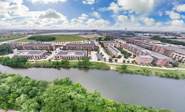 The Canal in Farmers Branch, TX - Foto de edificio - Building Photo