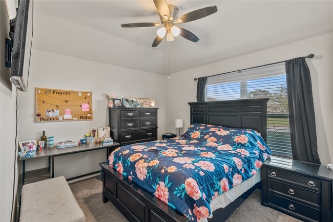 634 W Fairway Lake Dr in Alvin, TX - Building Photo - Building Photo