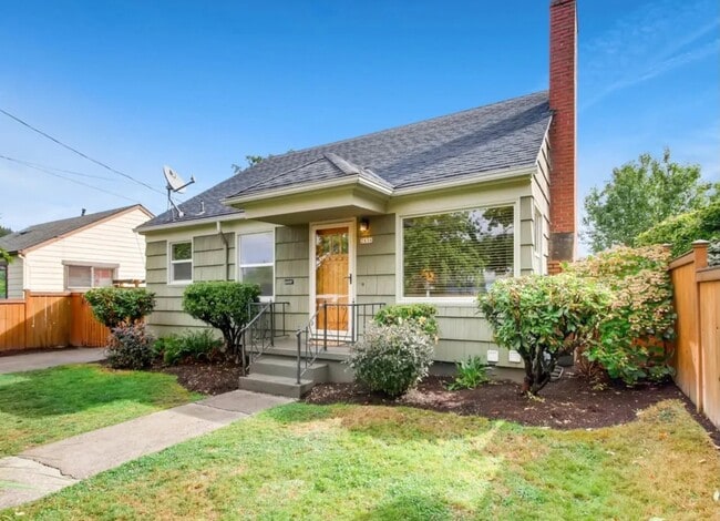property at 2836 SE 66th Ave