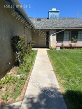 45016 8th St E in Lancaster, CA - Building Photo - Building Photo