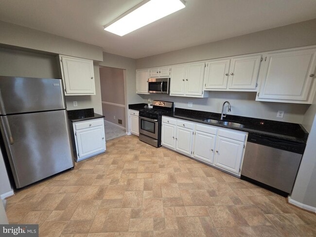 4281 Sleepy Lake Dr, Unit 20856 in Fairfax, VA - Building Photo - Building Photo