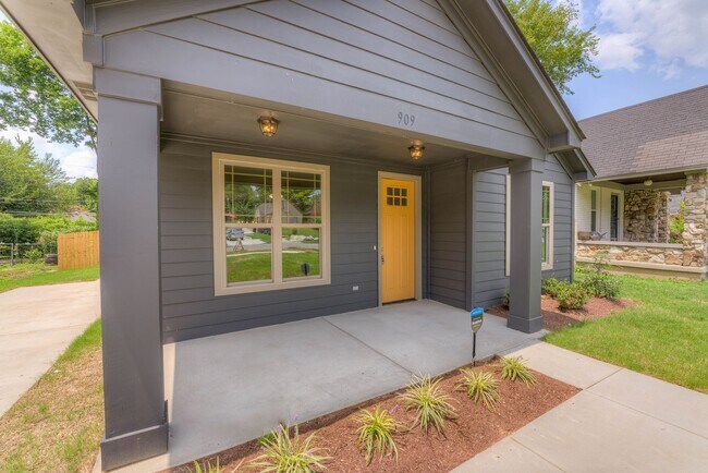 909 N Avalon St in Memphis, TN - Building Photo - Building Photo