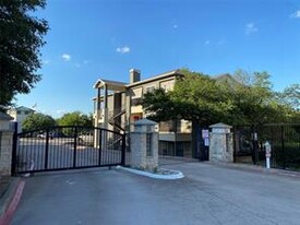 2320 Gracy Farms Ln in Austin, TX - Building Photo