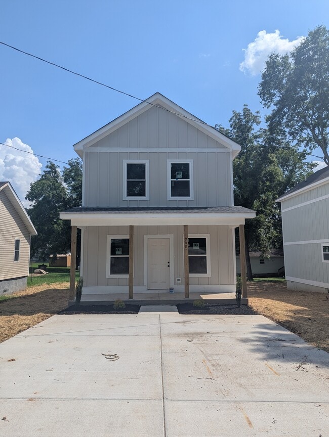 property at 906 Hannaway Rd