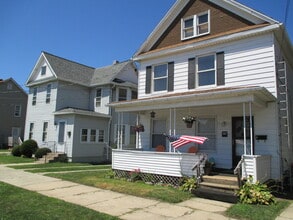 1318 E 9th St, Unit 2 in Erie, PA - Building Photo - Building Photo