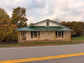 5195 Georgetown Rd in Owenton, KY - Building Photo