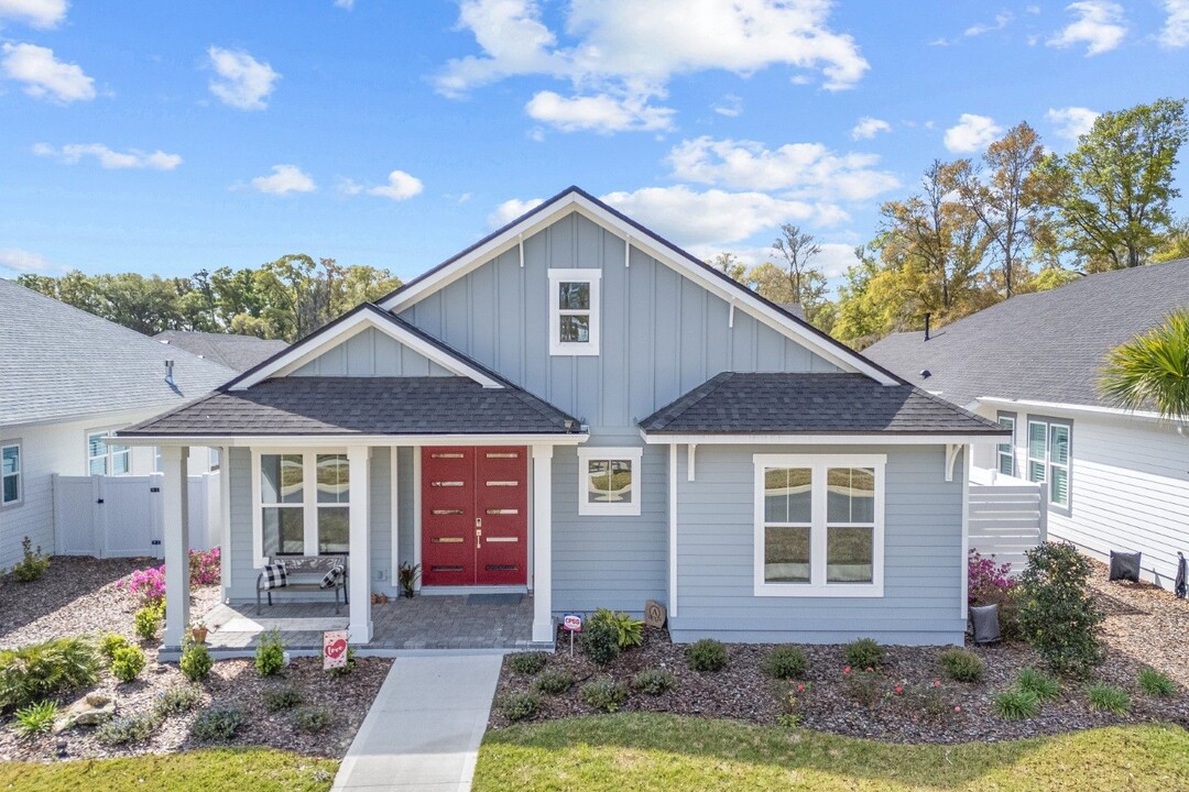 13265 SW 9th Rd in Newberry, FL - Building Photo