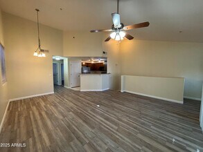 1920 E Bell Rd in Phoenix, AZ - Building Photo - Building Photo