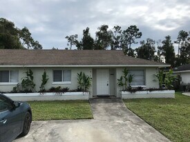 18597 Bartow Blvd in Ft. Myers, FL - Building Photo