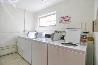 2441 SW 31st Ave, Unit 207 in Miami, FL - Building Photo - Building Photo