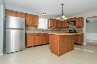 300 Mulberry Meadows Ct in Maineville, OH - Building Photo - Building Photo