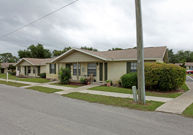 Colonial Pines Apartments