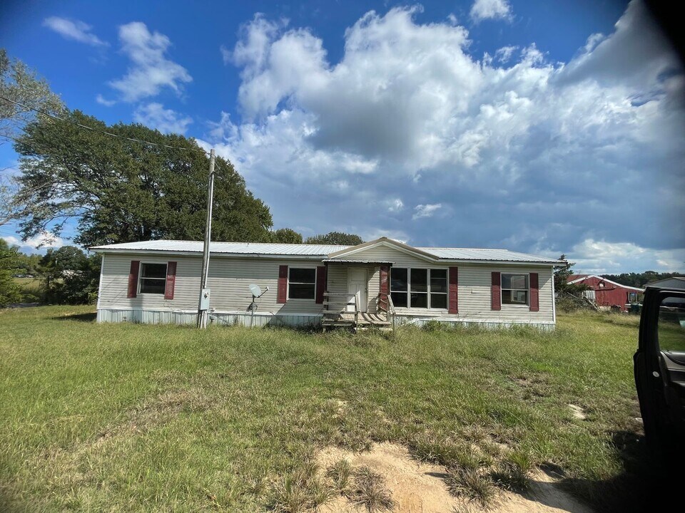 11 Old Red Rd in Ward, AR - Building Photo