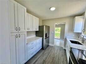 531 99th Ave N in Naples, FL - Building Photo