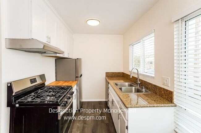 3220 Casitas Ave in Los Angeles, CA - Building Photo - Building Photo