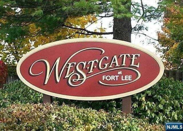 374 Village Ct in Fort Lee, NJ - Foto de edificio - Building Photo