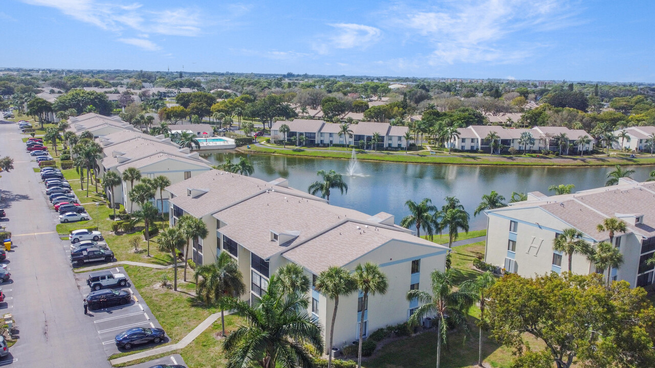 1109 Green Pine Blvd in West Palm Beach, FL - Building Photo