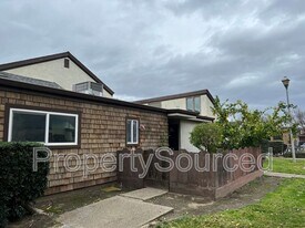 1414 Pajaro Ave in Manteca, CA - Building Photo