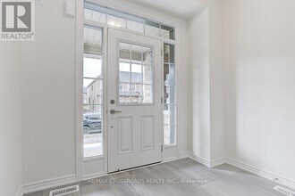 53 Velvet Dr in Whitby, ON - Building Photo - Building Photo