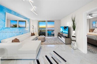 465 Ocean Dr, Unit 315 in Miami Beach, FL - Building Photo - Building Photo