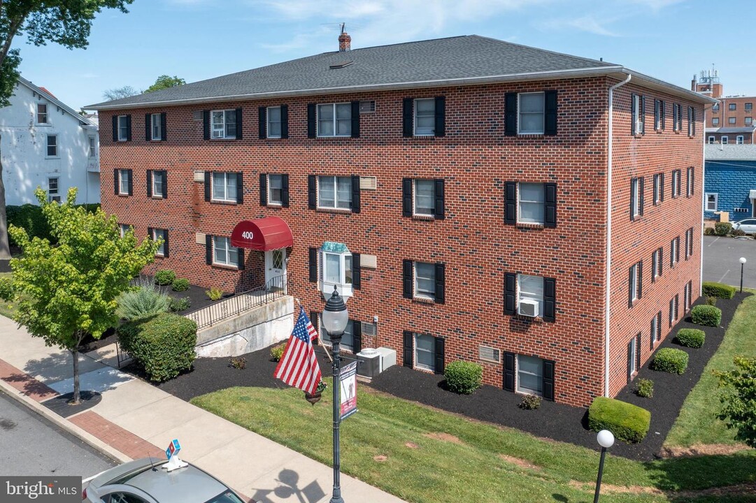 400 Main St-Unit -13 in Royersford, PA - Foto de edificio