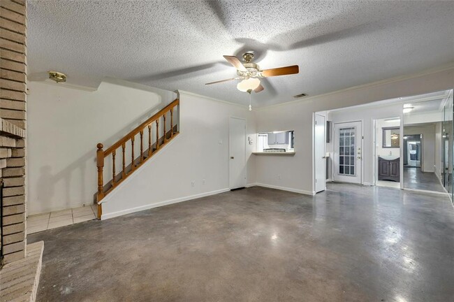 8400 Jamestown Dr in Austin, TX - Building Photo - Building Photo