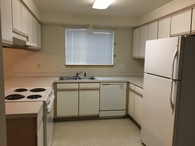 property at 165-167 SE Silverado Ct