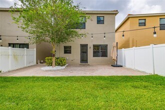 771 NE 191st St in Miami, FL - Building Photo - Building Photo