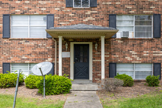 The Ravenwood Apartments in Louisville, KY - Building Photo - Building Photo