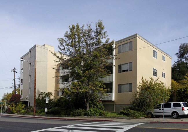 750 MacArthur Blvd in Oakland, CA - Building Photo - Building Photo