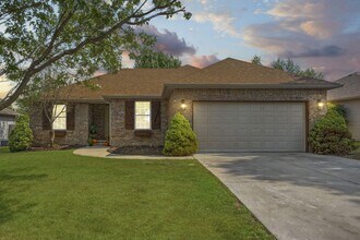 985 W Pembrook Ave in Nixa, MO - Building Photo - Building Photo