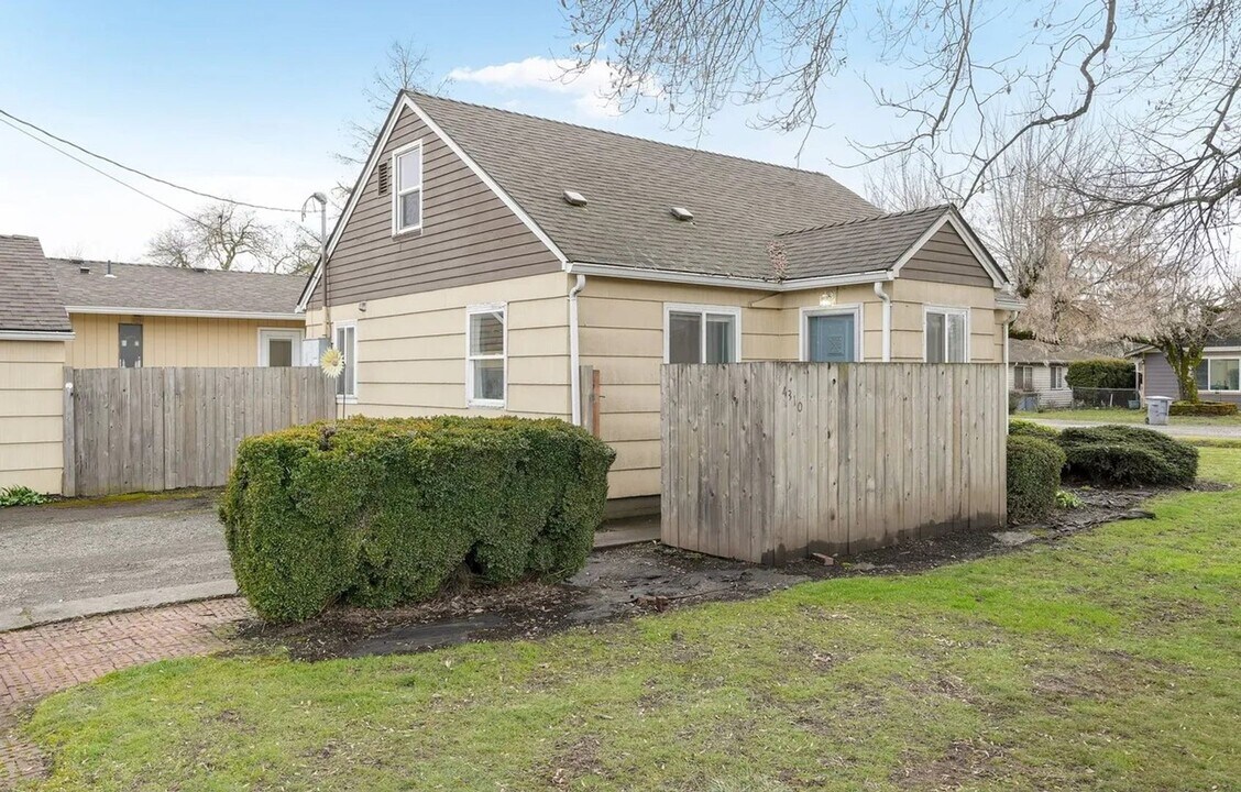 836 Eldin Ave SE in Salem, OR - Building Photo