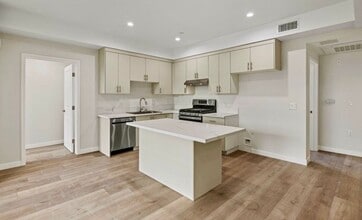 423 Oak St in Glendale, CA - Building Photo - Building Photo