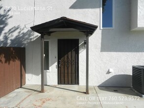 2620 Luciernaga St in Carlsbad, CA - Foto de edificio - Building Photo