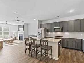 482 Olivia Crossing Ct in Four Oaks, NC - Building Photo - Building Photo