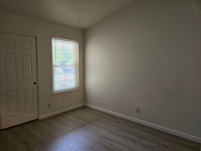 369 Leffler Pl in Turlock, CA - Building Photo - Building Photo