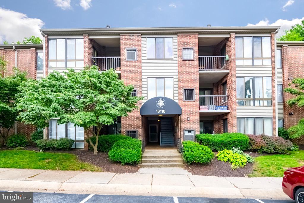 18110 Chalet Dr in Germantown, MD - Building Photo