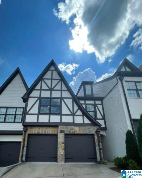 4147 Lennox Wy in Vestavia Hills, AL - Building Photo