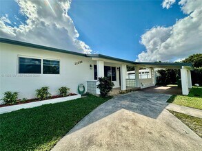 11740 SW 176th St in Miami, FL - Building Photo - Building Photo