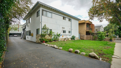 10931 Bloomfield St in North Hollywood, CA - Building Photo - Building Photo