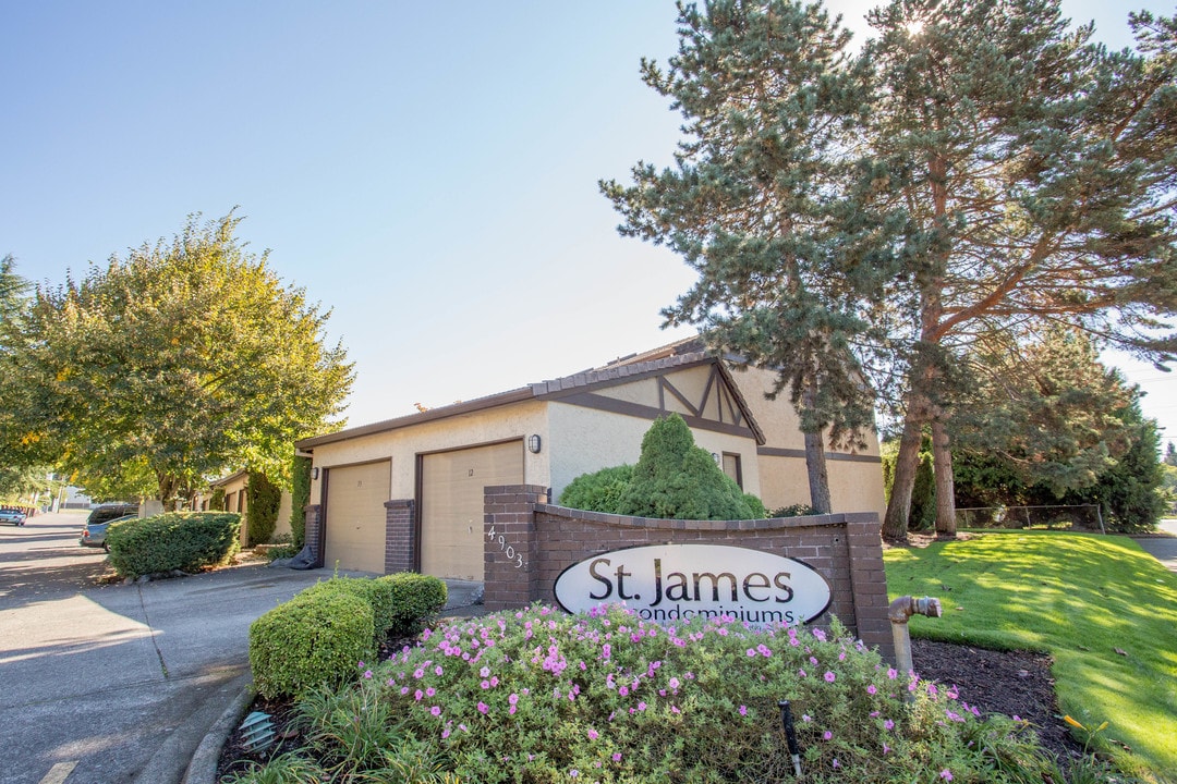 St James Apartments in Vancouver, WA - Foto de edificio