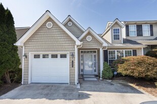 1955 Oxford Ct in Dalton, GA - Building Photo