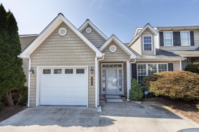 property at 1955 Oxford Ct