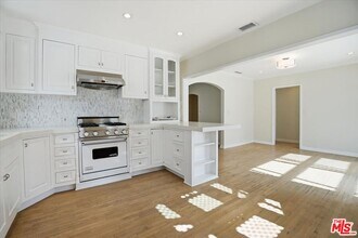 2317 Veteran Ave in Los Angeles, CA - Building Photo - Building Photo