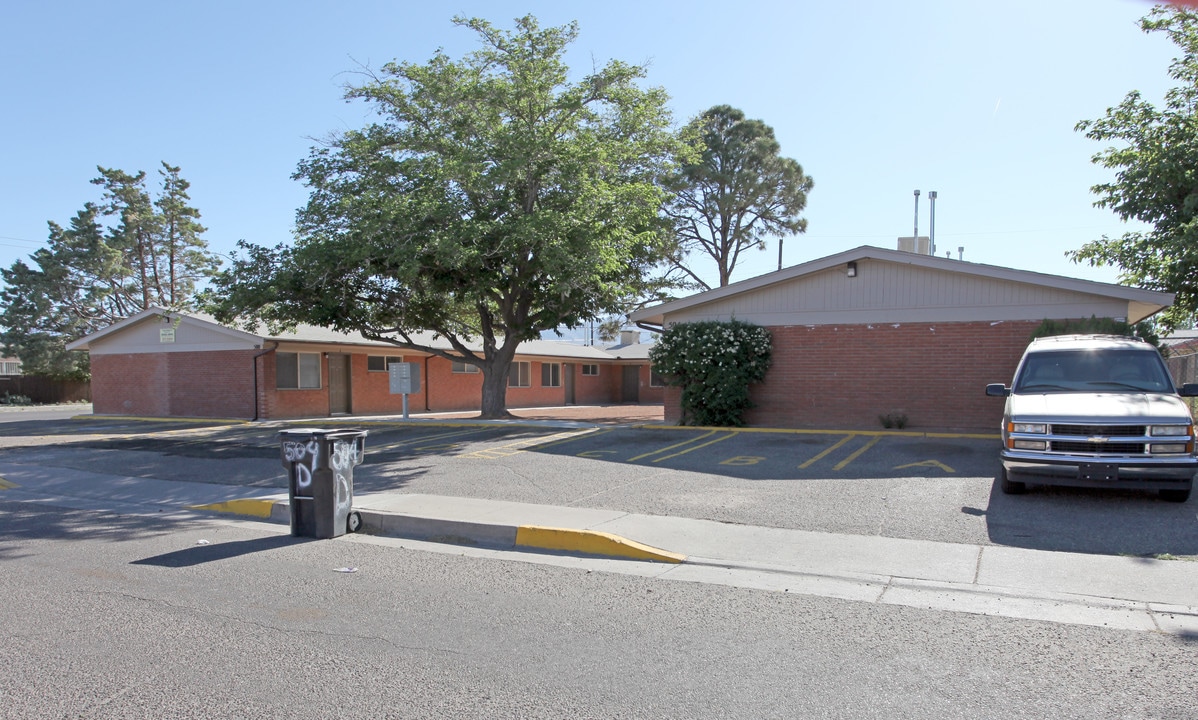 500-504 Indiana St SE in Albuquerque, NM - Building Photo