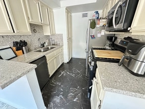 11014 Arminta St in Sun Valley, CA - Building Photo - Building Photo