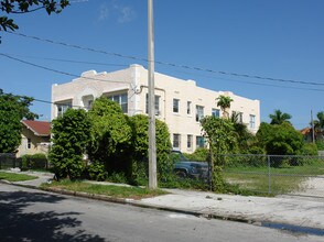 Webster Apartments in Miami, FL - Building Photo - Building Photo