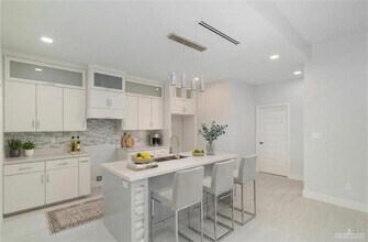 16 East St in San Juan, TX - Building Photo - Building Photo