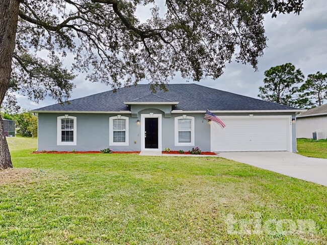 5148 Jenson Ave in Spring Hill, FL - Building Photo - Building Photo